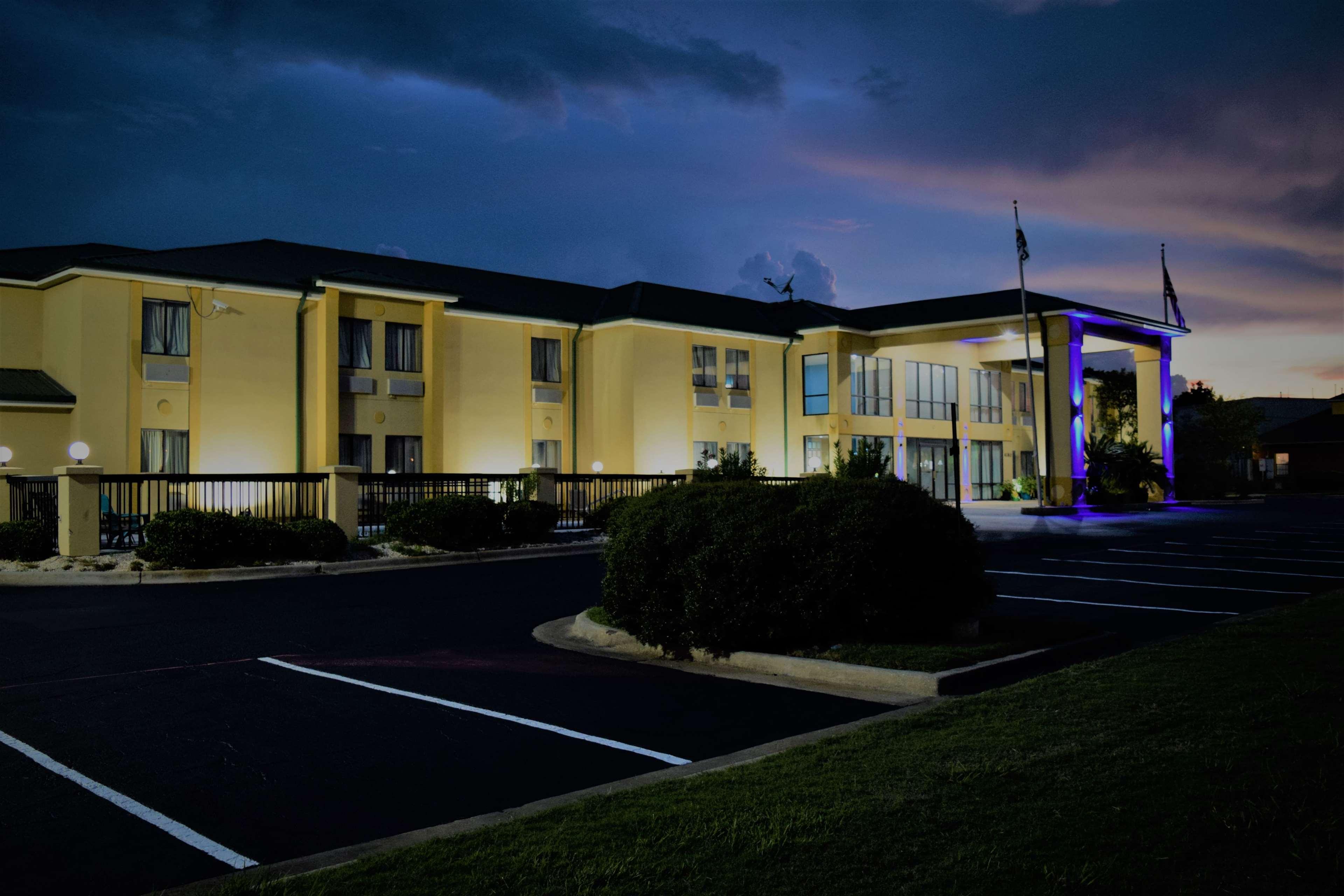 Days By Wyndham Hotel Montgomery