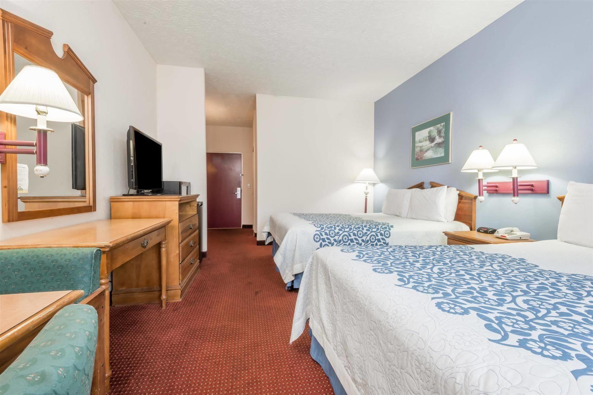Hotel Days By Wyndham Montgomery